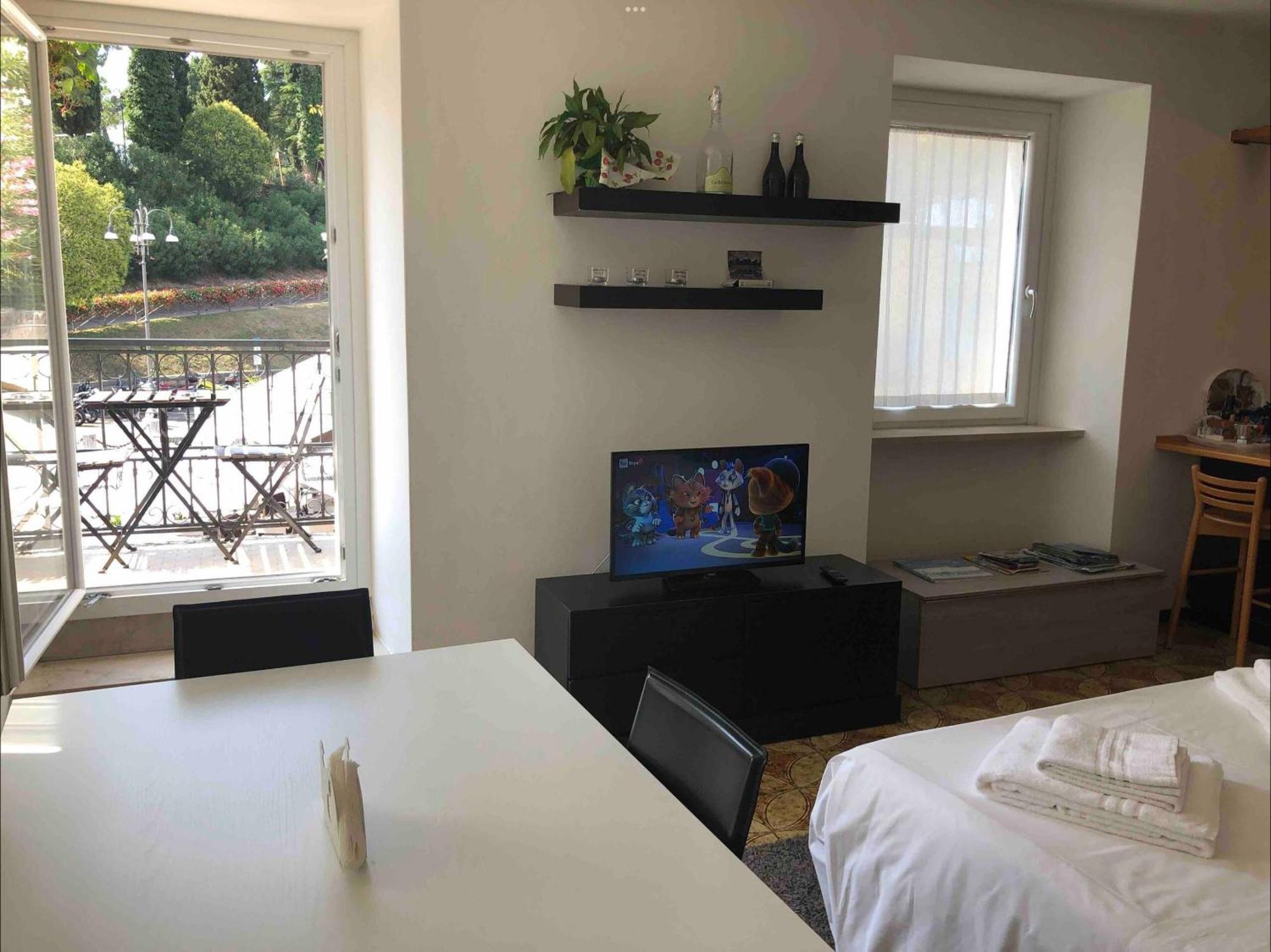 Apartment Residenza Giovanni Fronte Lago - Garda Lago *