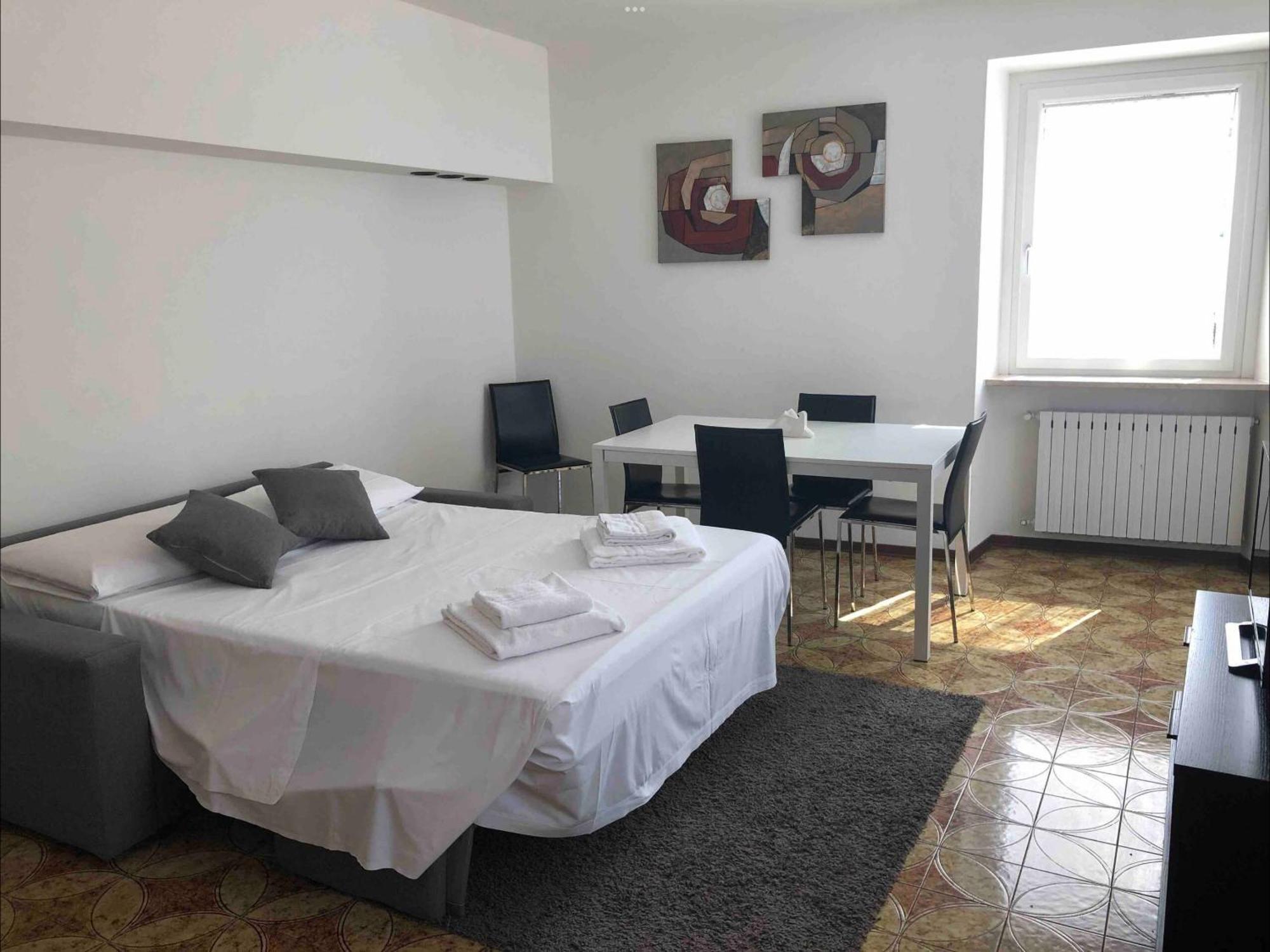 Residenza Giovanni Fronte Lago - Garda Lago Apartment *