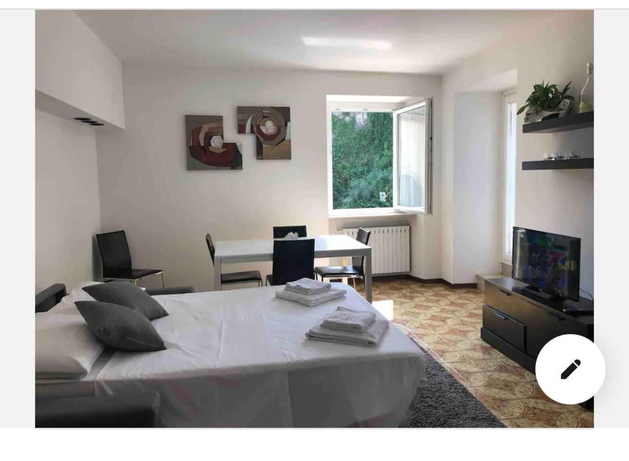 Residenza Giovanni Fronte Lago - Garda Lago Apartment *
