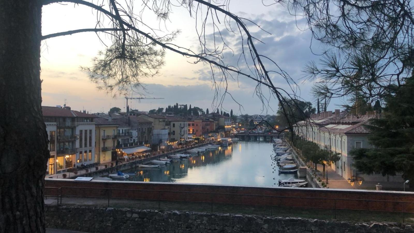 Residenza Giovanni Fronte Lago - Garda Lago Apartment *