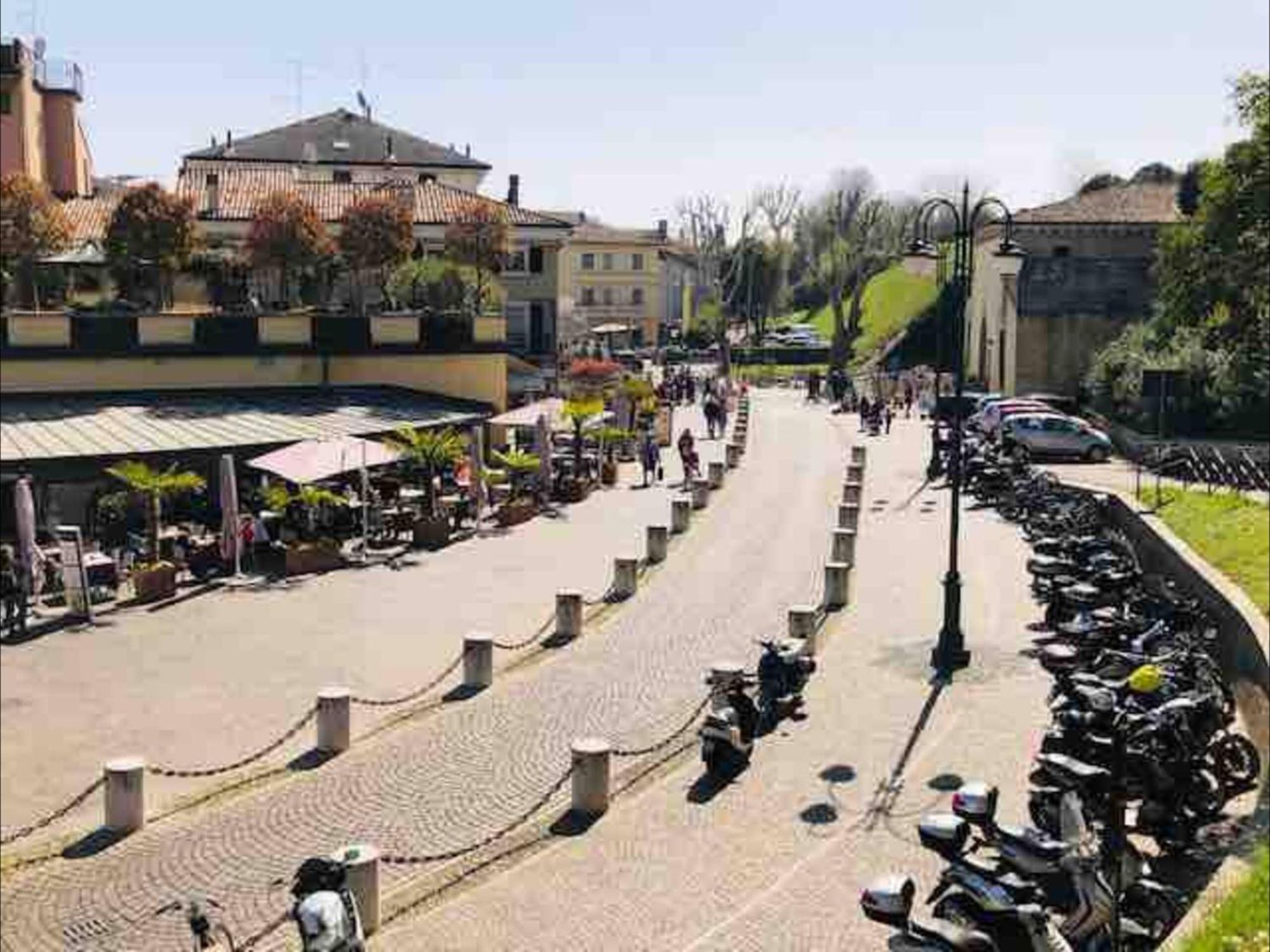 Residenza Giovanni Fronte Lago - Garda Lago Apartment *