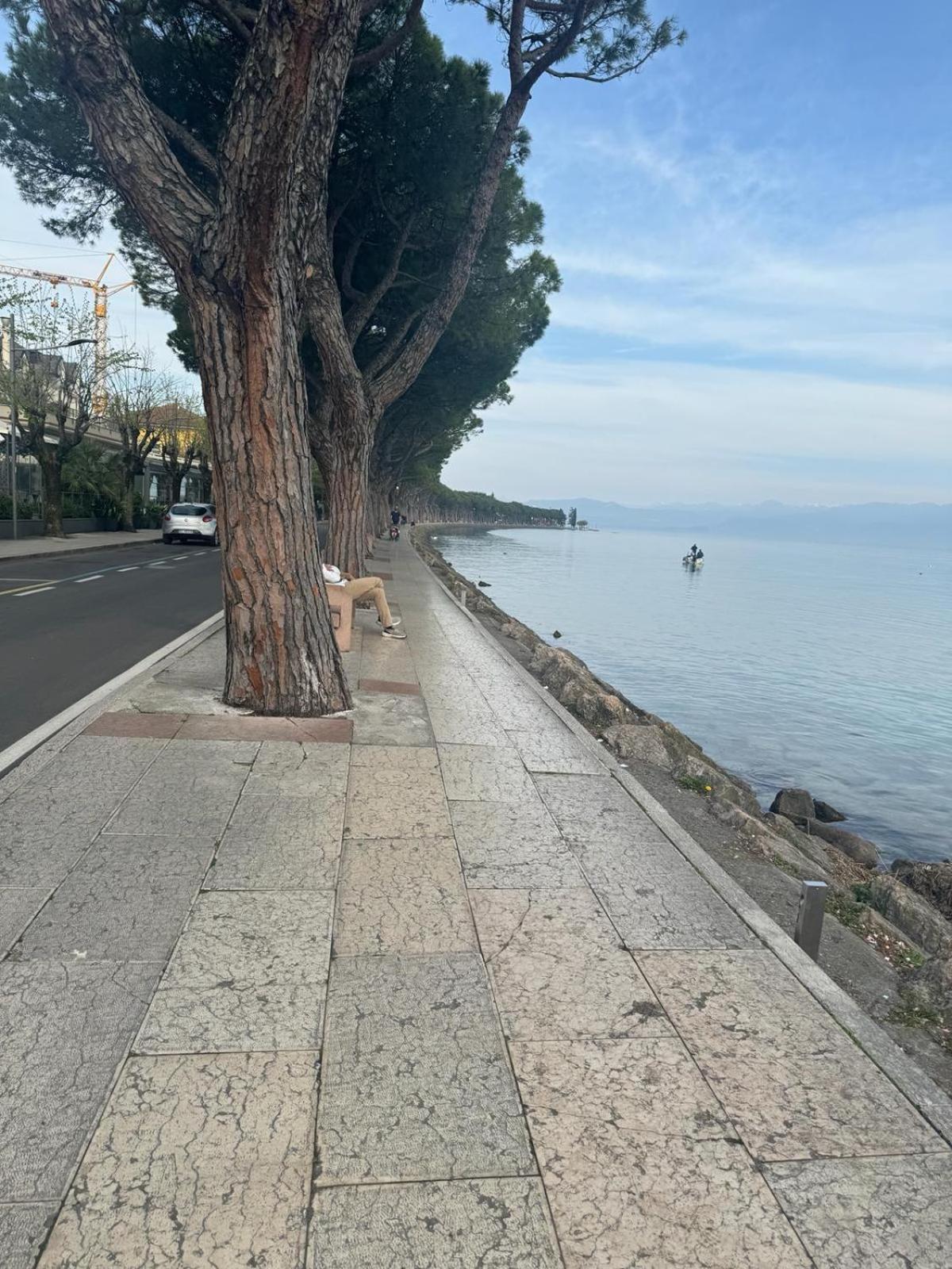 Residenza Giovanni Fronte Lago - Garda Lago