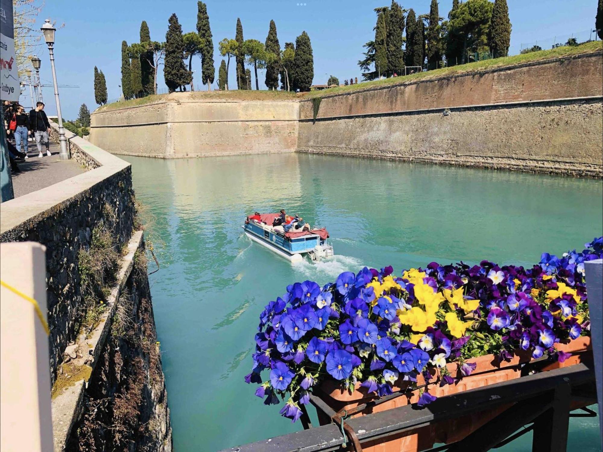 Residenza Giovanni Fronte Lago - Garda Lago Peschiera del Garda
