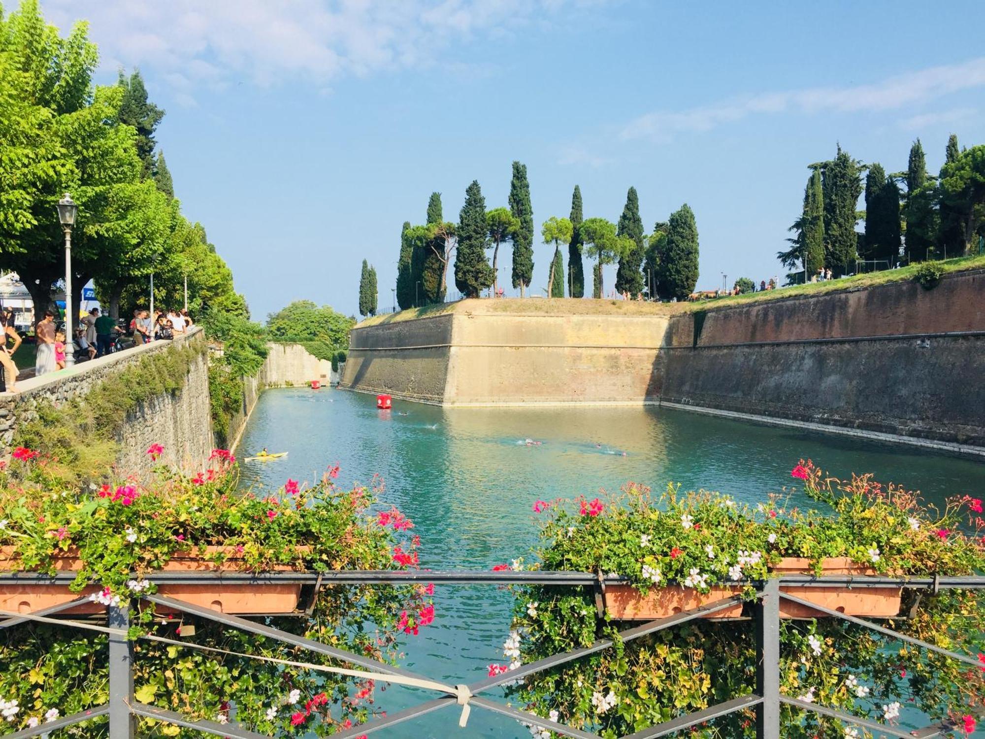 Residenza Giovanni Fronte Lago - Garda Lago Apartment Peschiera del Garda