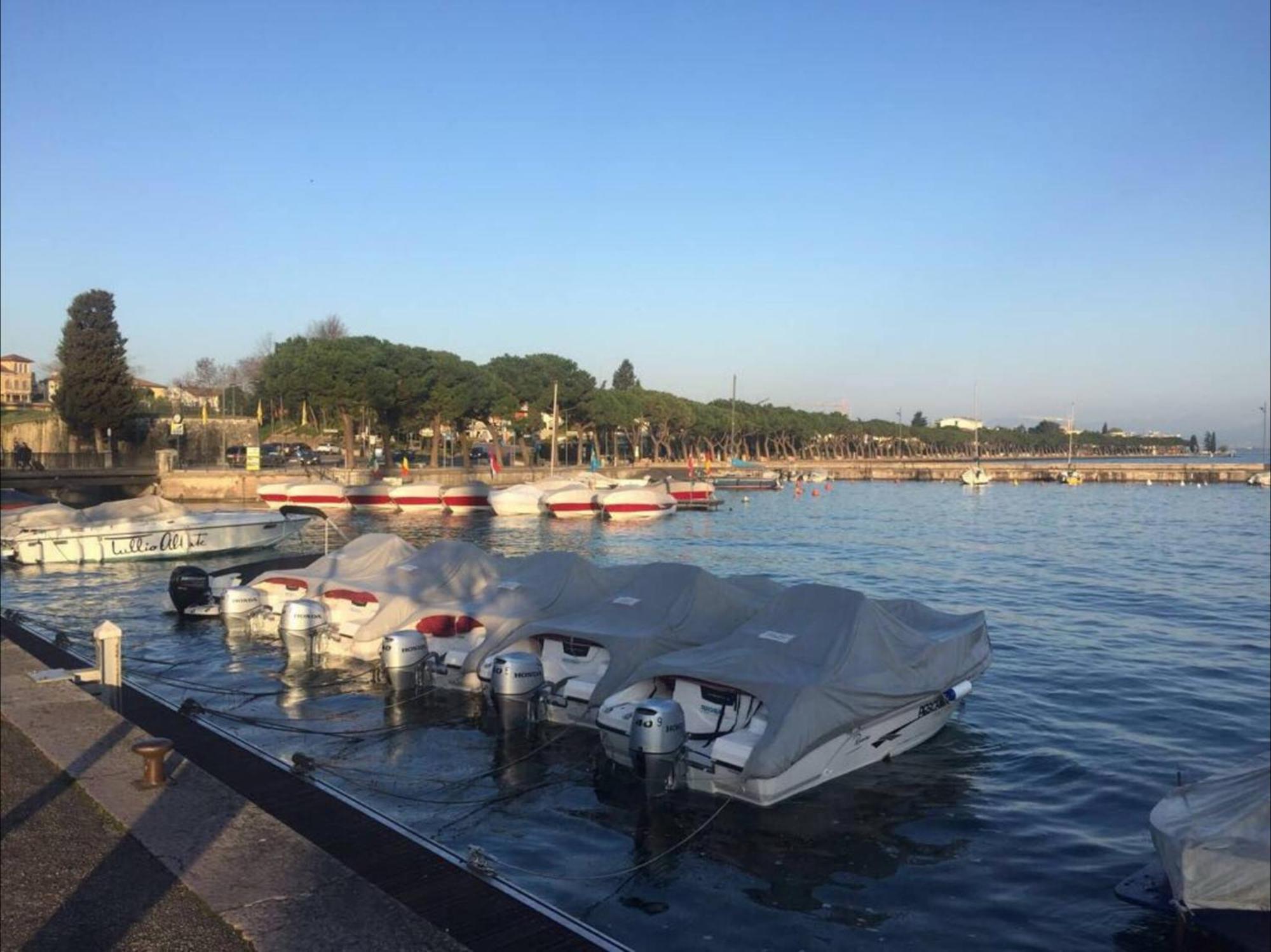 Residenza Giovanni Fronte Lago - Garda Lago *