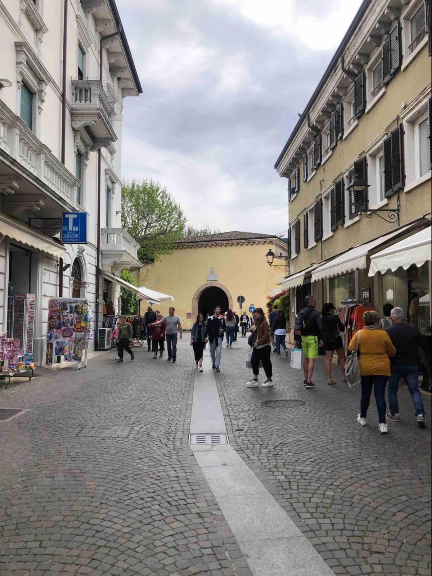 Residenza Giovanni Fronte Lago - Garda Lago *