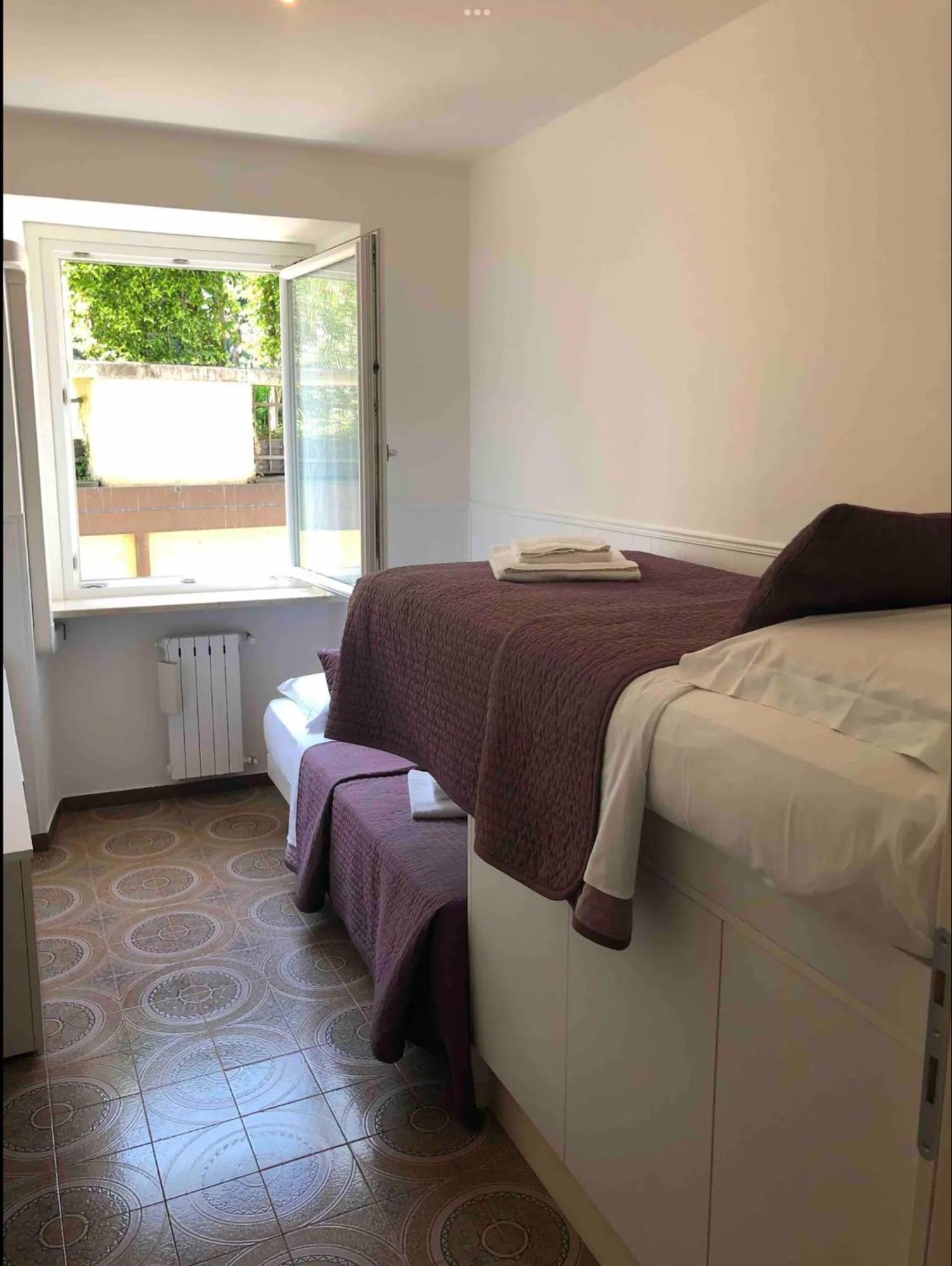 Residenza Giovanni Fronte Lago - Garda Lago * Peschiera del Garda